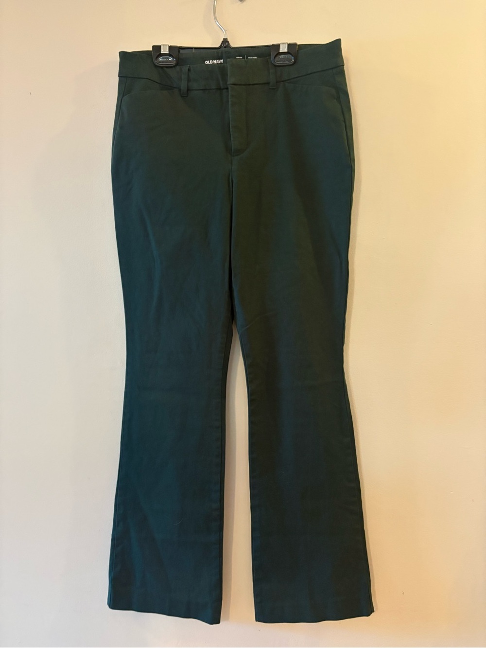 Old Navy Dark Green Pixie Flare Pants women’s Sz 8.